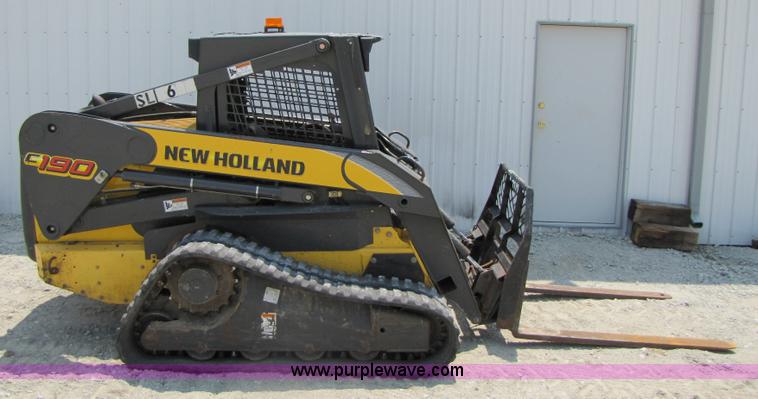 image for item 3453 2007 New Holland C190 skid steer