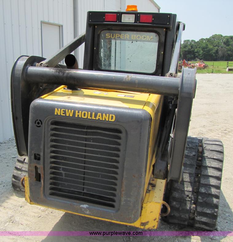 image for item 3453 2007 New Holland C190 skid steer