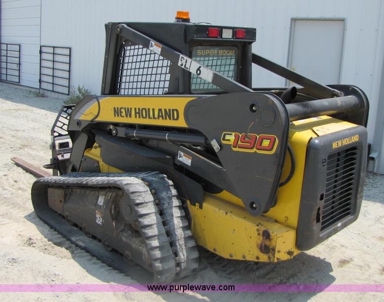 image for item 3453 2007 New Holland C190 skid steer