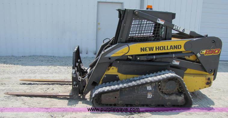 image for item 3453 2007 New Holland C190 skid steer