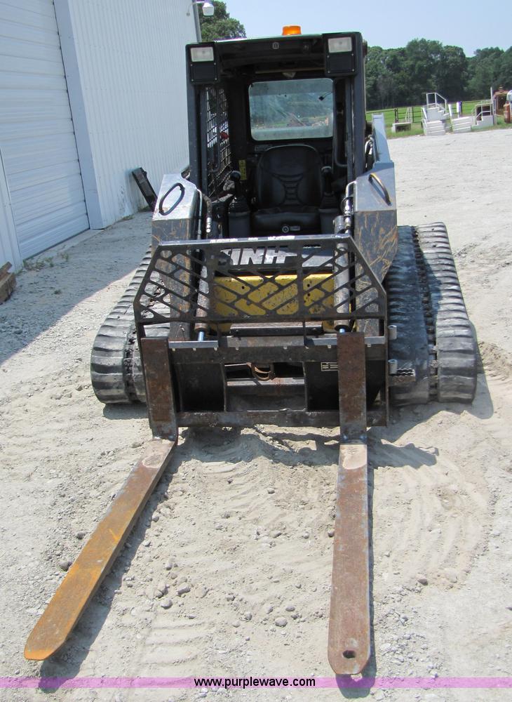 image for item 3453 2007 New Holland C190 skid steer