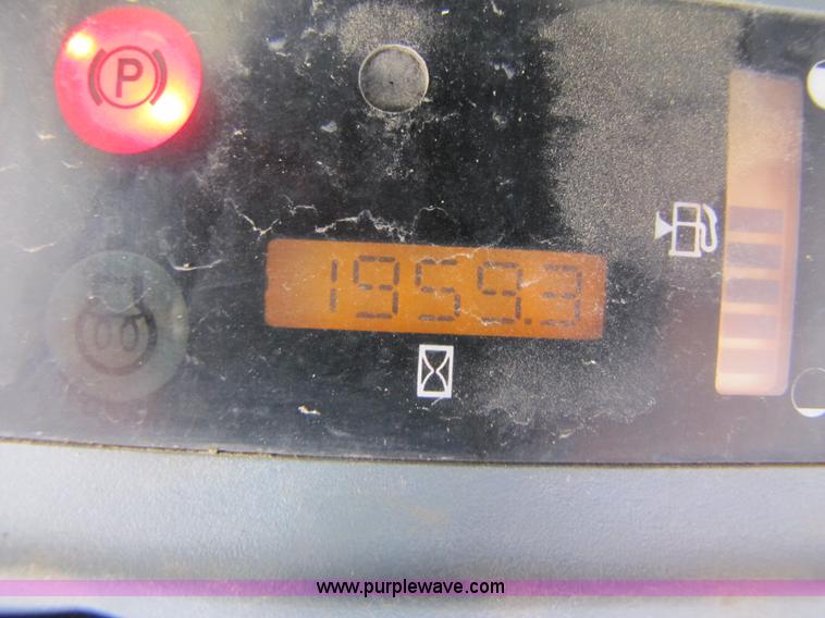 image for item 3453 2007 New Holland C190 skid steer