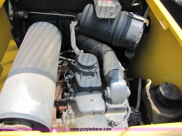 image for item 3453 2007 New Holland C190 skid steer