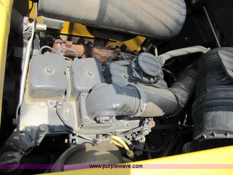 image for item 3453 2007 New Holland C190 skid steer