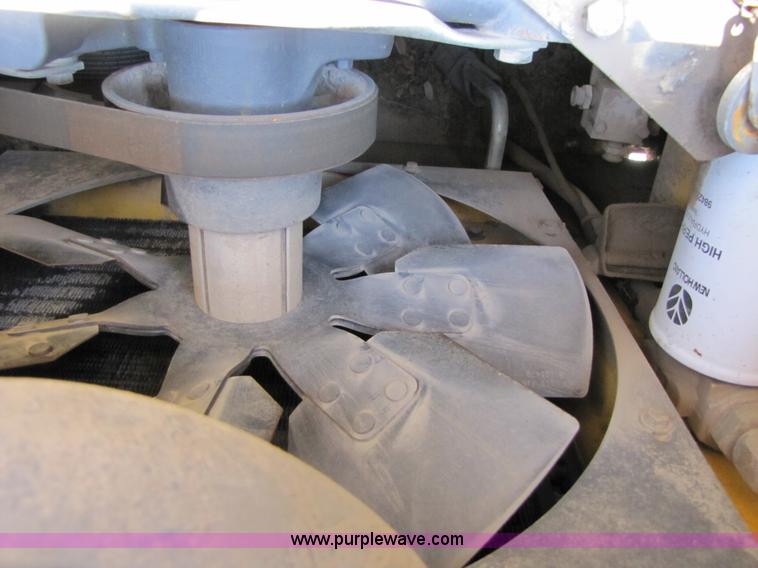 image for item 3453 2007 New Holland C190 skid steer