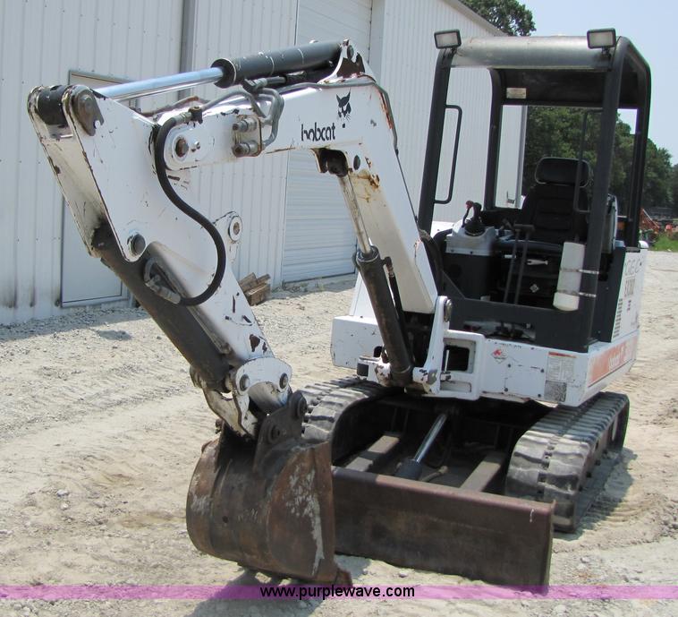 image for item 3456 2000 Bobcat 331 compact excavator