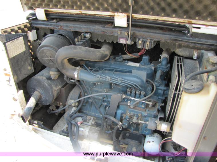 image for item 3456 2000 Bobcat 331 compact excavator