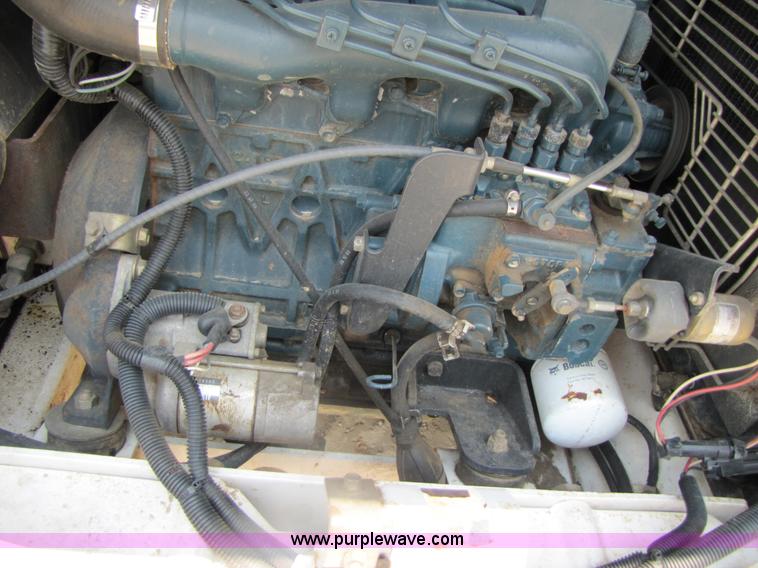 image for item 3456 2000 Bobcat 331 compact excavator