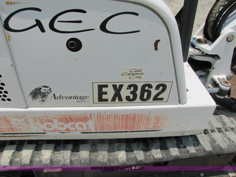 image for item 3456 2000 Bobcat 331 compact excavator