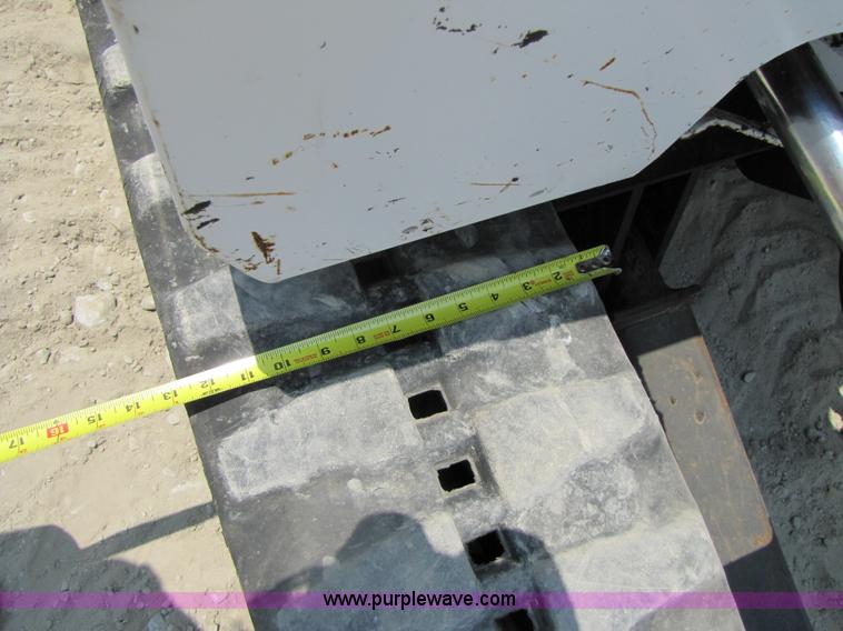 image for item 3456 2000 Bobcat 331 compact excavator