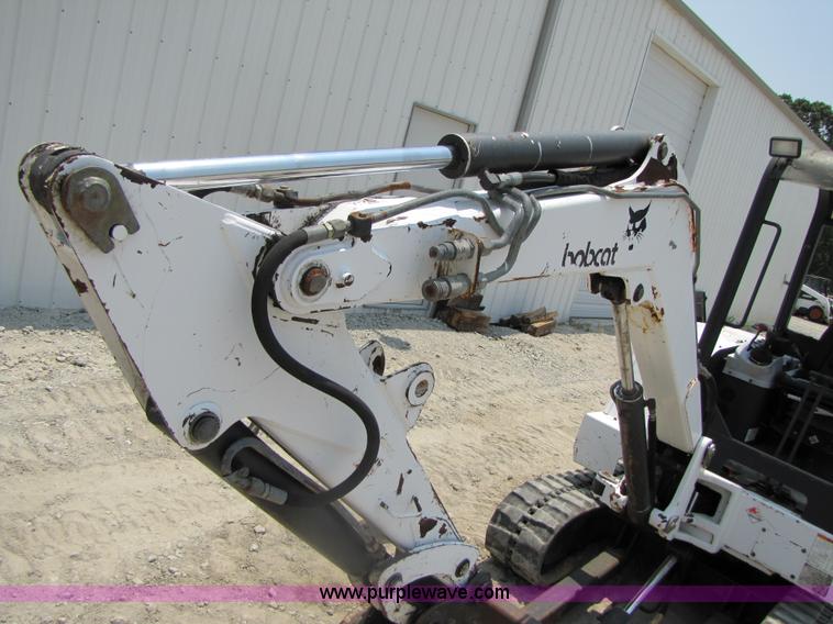 image for item 3456 2000 Bobcat 331 compact excavator
