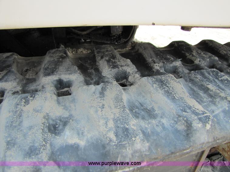 image for item 3456 2000 Bobcat 331 compact excavator