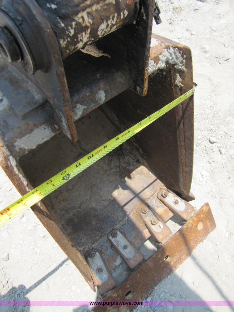 image for item 3456 2000 Bobcat 331 compact excavator