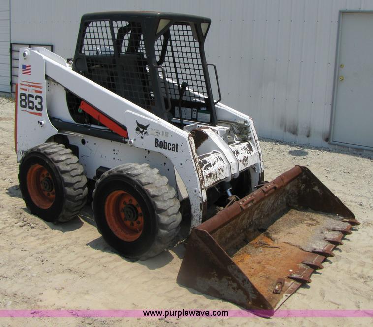 image for item 3457 2002 Bobcat 863 skid steer