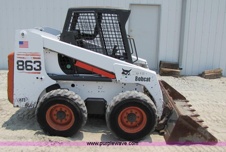 image for item 3457 2002 Bobcat 863 skid steer