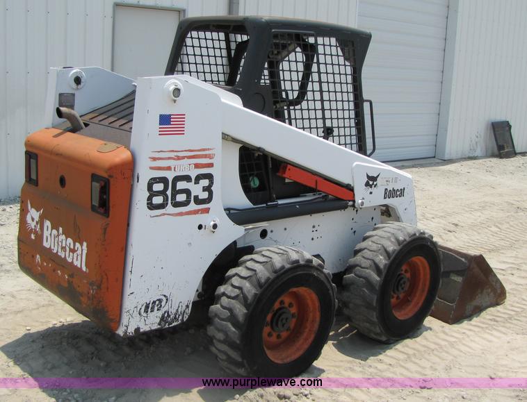 image for item 3457 2002 Bobcat 863 skid steer