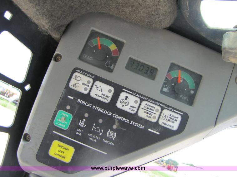 image for item 3457 2002 Bobcat 863 skid steer