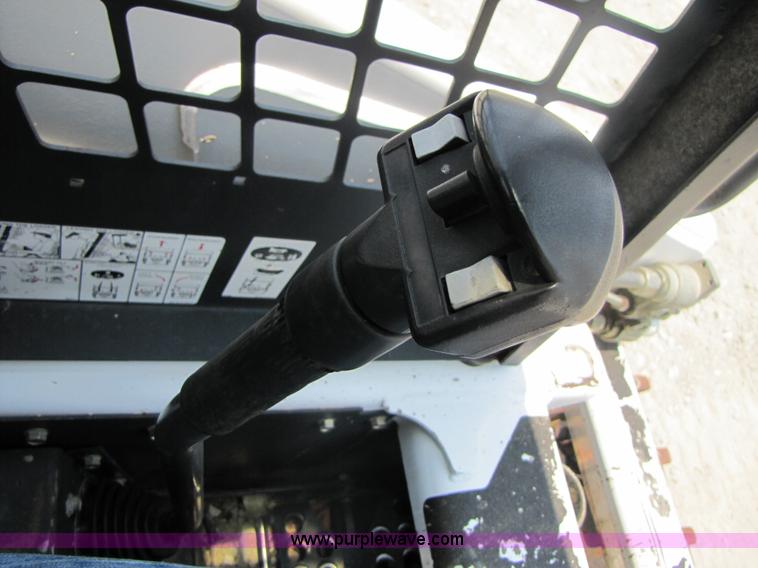 image for item 3457 2002 Bobcat 863 skid steer