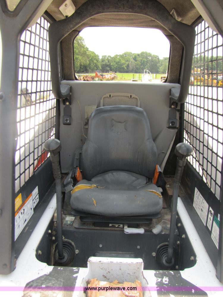 image for item 3457 2002 Bobcat 863 skid steer