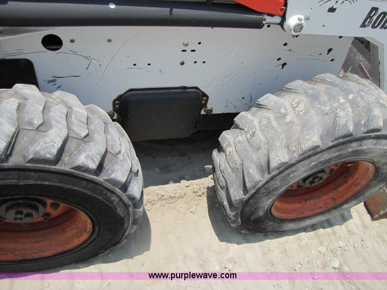 image for item 3457 2002 Bobcat 863 skid steer