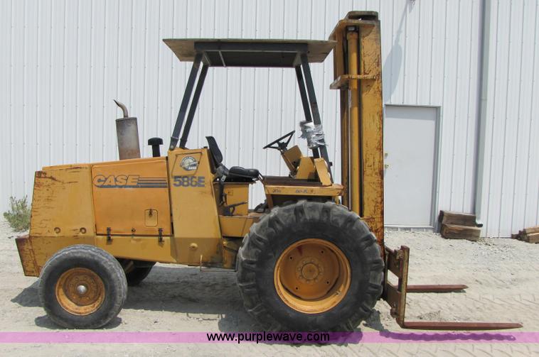 image for item 3459 1997 Case 586E rough terrain forklift