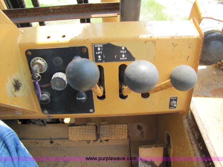 image for item 3459 1997 Case 586E rough terrain forklift