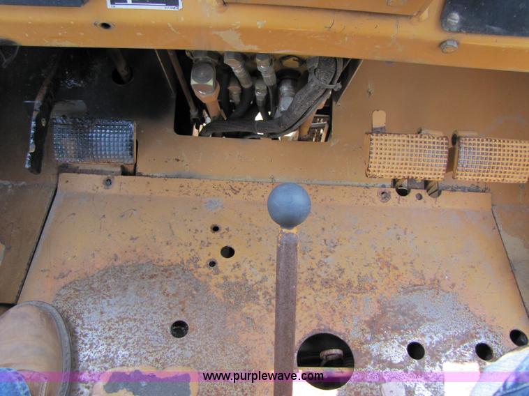 image for item 3459 1997 Case 586E rough terrain forklift