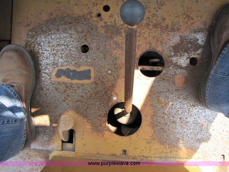 image for item 3459 1997 Case 586E rough terrain forklift