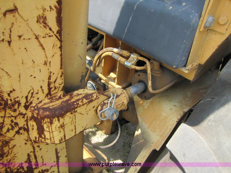 image for item 3459 1997 Case 586E rough terrain forklift