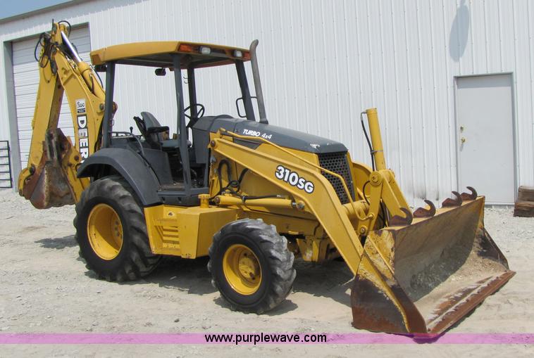 image for item 3460 2002 John Deere 310SG backhoe