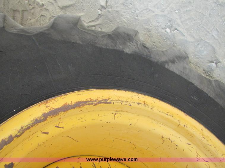 image for item 3460 2002 John Deere 310SG backhoe