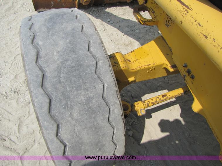 image for item 3461 1996 John Deere 310D backhoe