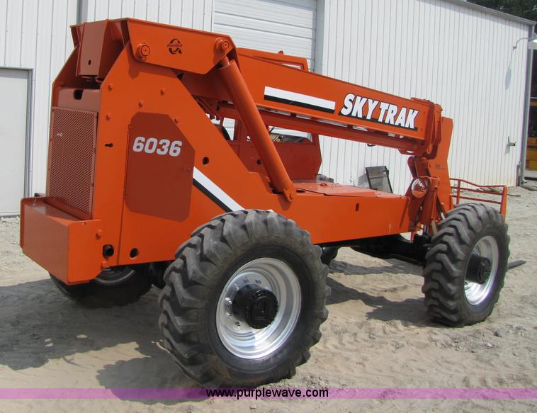 image for item 3462 1994 SkyTrak 6036 telehandler
