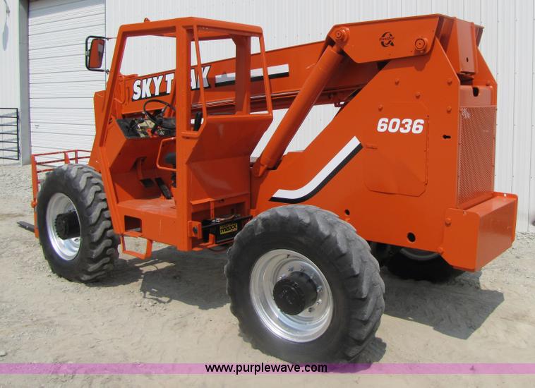 image for item 3462 1994 SkyTrak 6036 telehandler