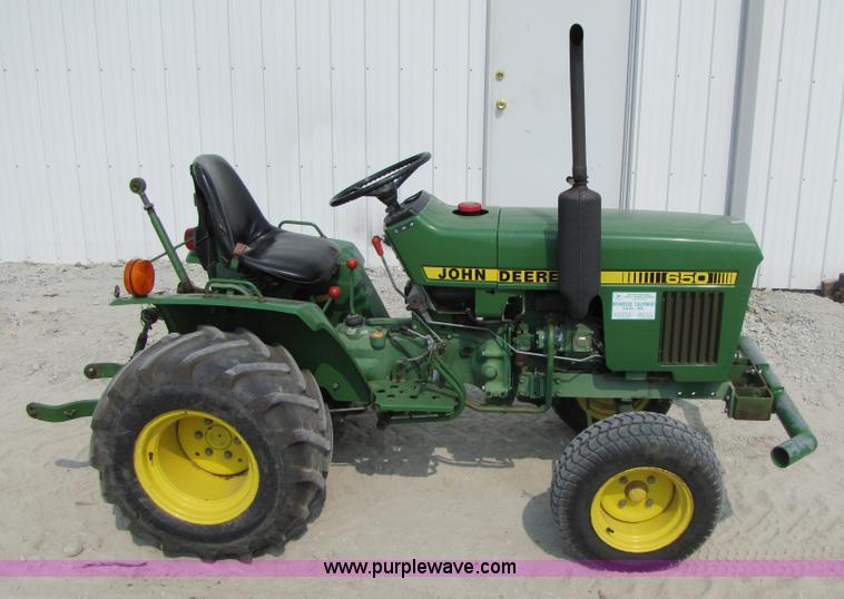 image for item 3463 1983 John Deere 650 tractor