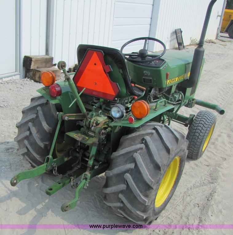 image for item 3463 1983 John Deere 650 tractor