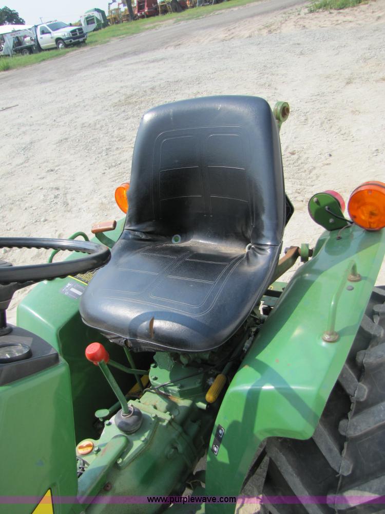 image for item 3463 1983 John Deere 650 tractor