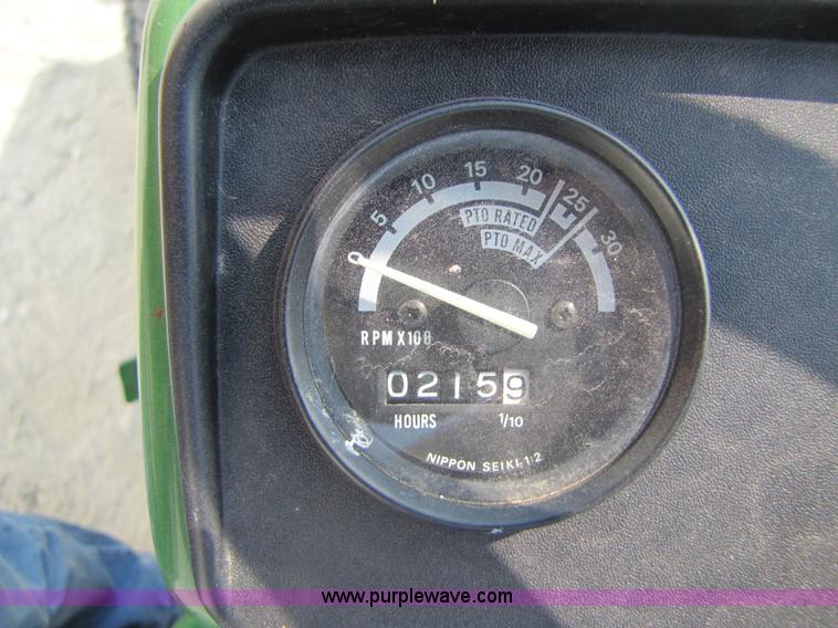 image for item 3463 1983 John Deere 650 tractor