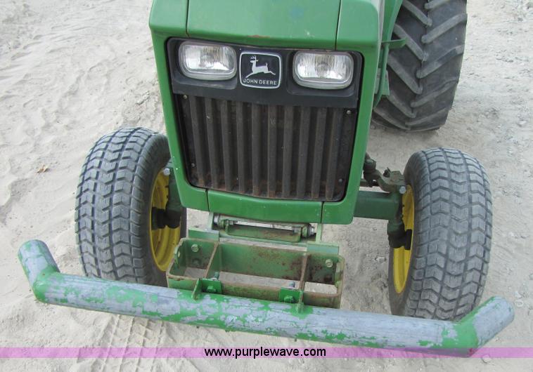image for item 3463 1983 John Deere 650 tractor
