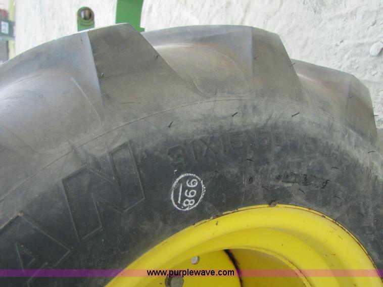 image for item 3463 1983 John Deere 650 tractor