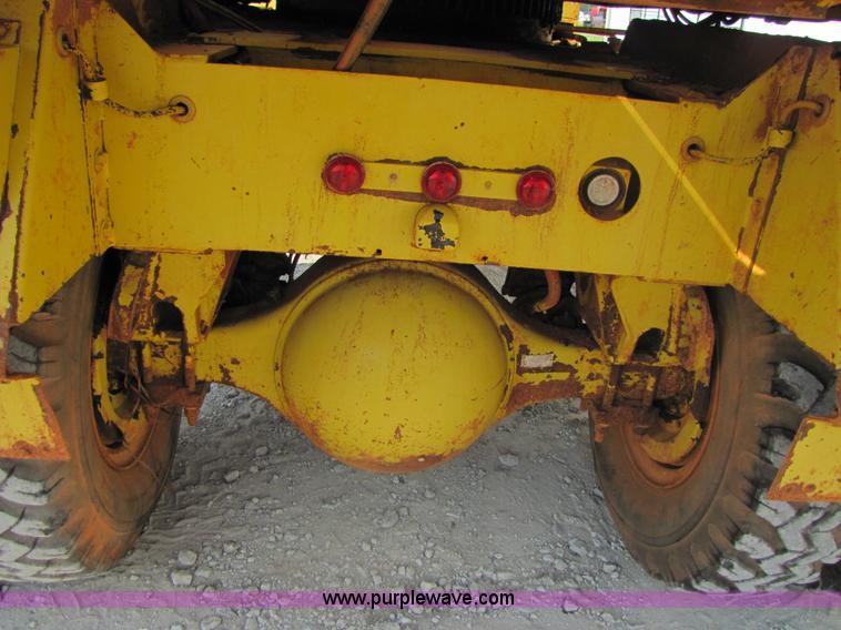 image for item 3464 Gradall G3WD wheel excavator