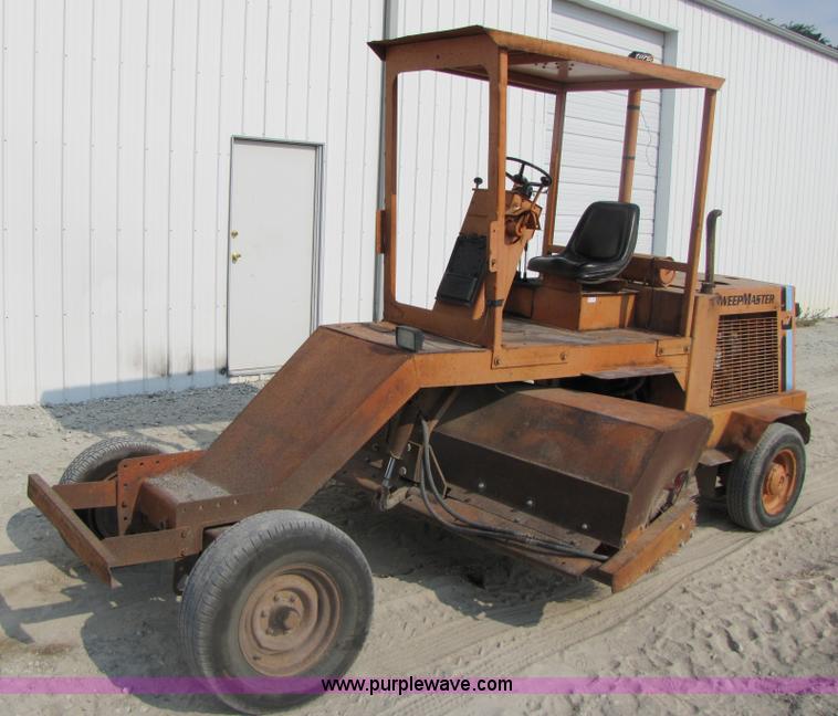 image for item 3467 Waldon SweepMaster street sweeper