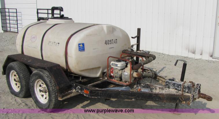 image for item 3468 Water tank trailer with pump