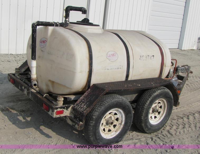 image for item 3468 Water tank trailer with pump