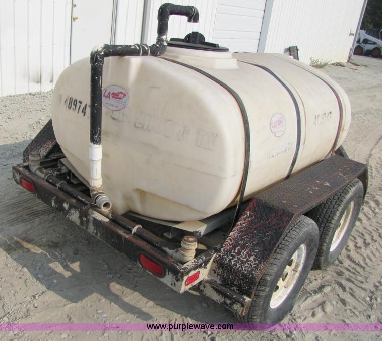 image for item 3468 Water tank trailer with pump