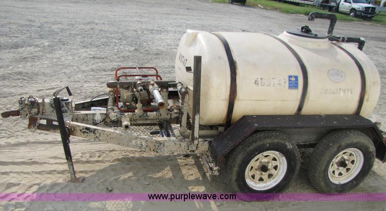 image for item 3468 Water tank trailer with pump