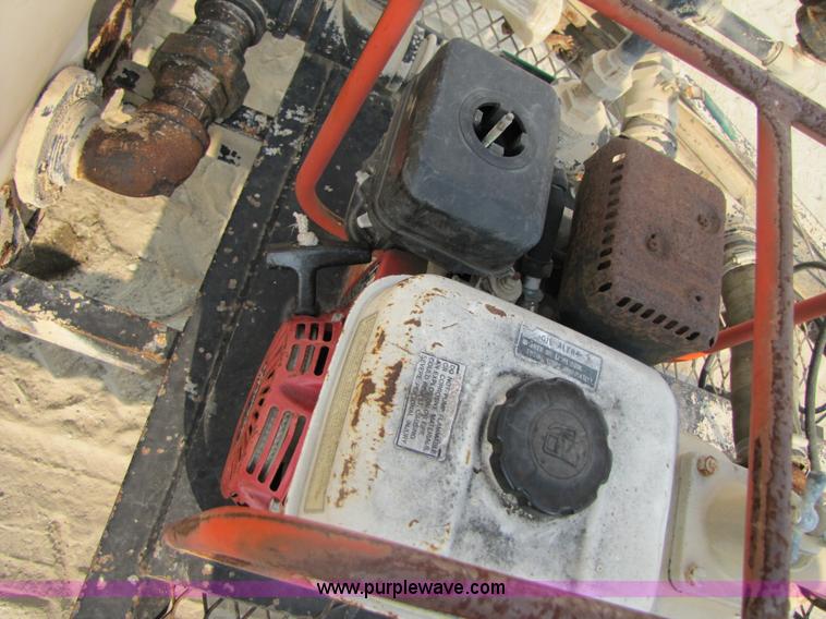 image for item 3468 Water tank trailer with pump