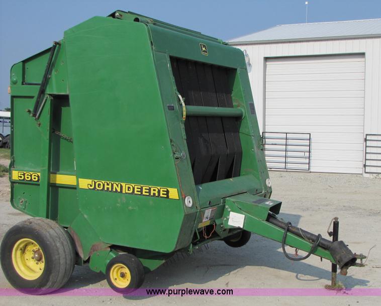 image for item 3469 1997 John Deere 566 round baler