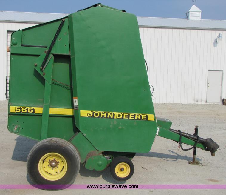image for item 3469 1997 John Deere 566 round baler