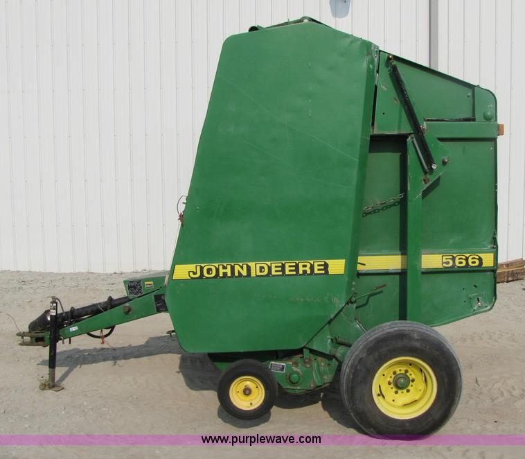 image for item 3469 1997 John Deere 566 round baler